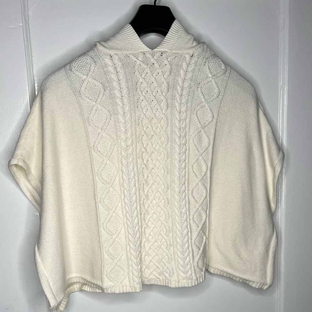 Gap Kids Cable Knit Hooded Sweater Poncho - Girls | Color: Oatmeal | Size: M